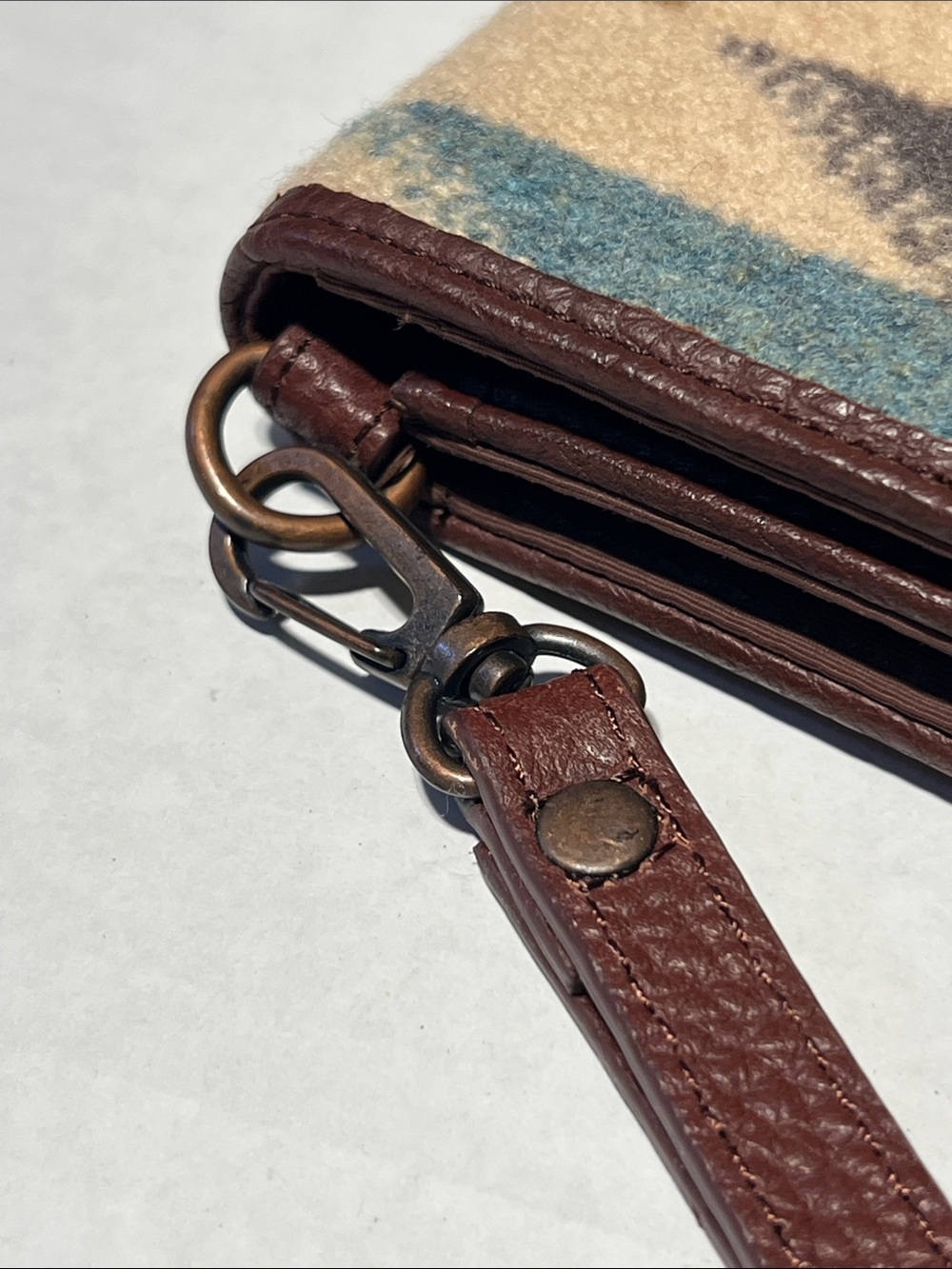 Pendleton Southwestern Wyeth Trail Wristlet Jacquard Wool Brown leather Trim - Picture 13 of 14